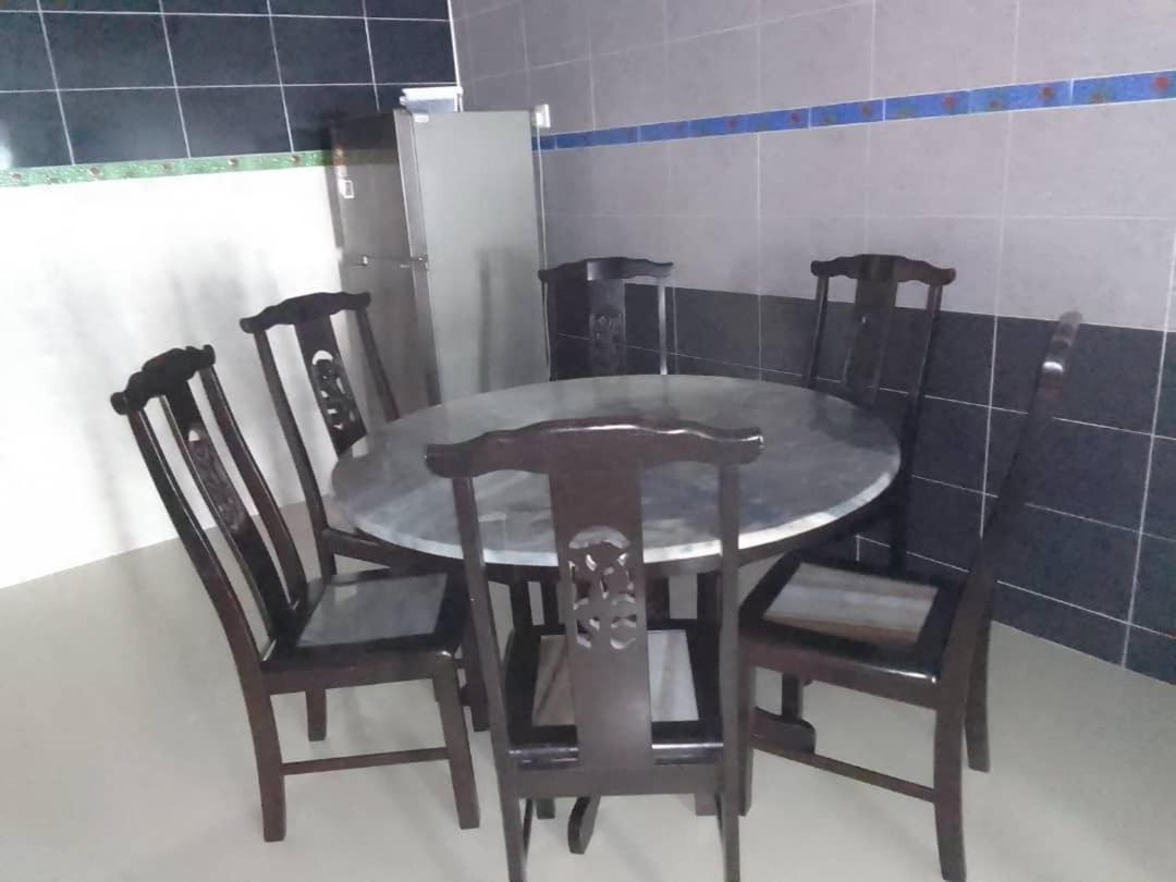 Bagan Lalang 5 Aircon Holiday home *