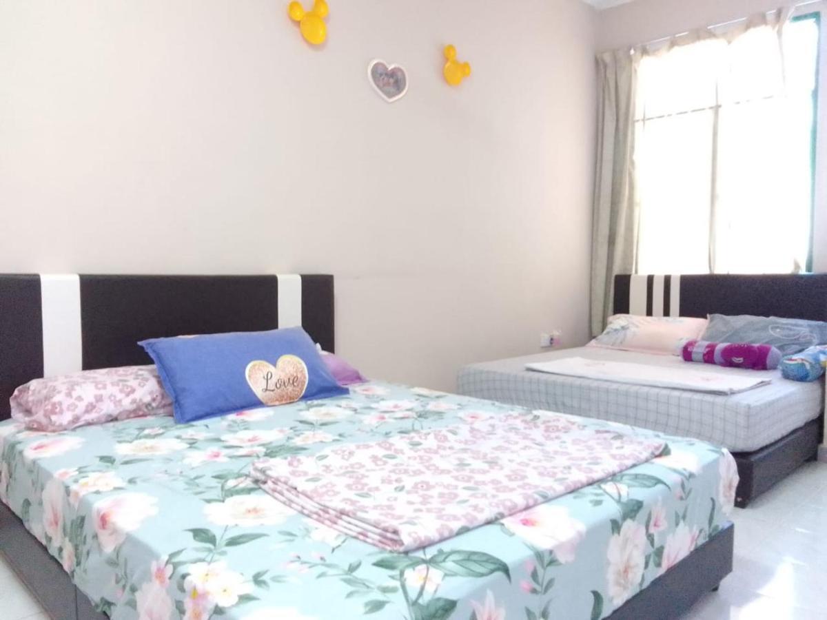 Bagan Lalang 5 Aircon Holiday home