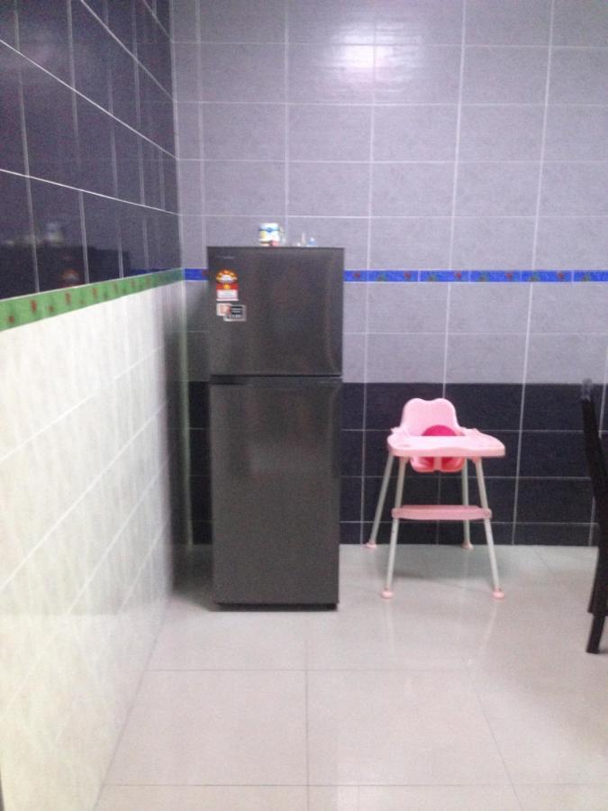 Bagan Lalang 5 Aircon Holiday home